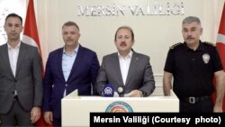 Mersin Valiliği iddiaları yalanlayarak, Cumhuriyet Başsavcılığının “halkı yanıltıcı bilgiyi alenen yayma” suçu kapsamında inceleme başlattığını bildirdi